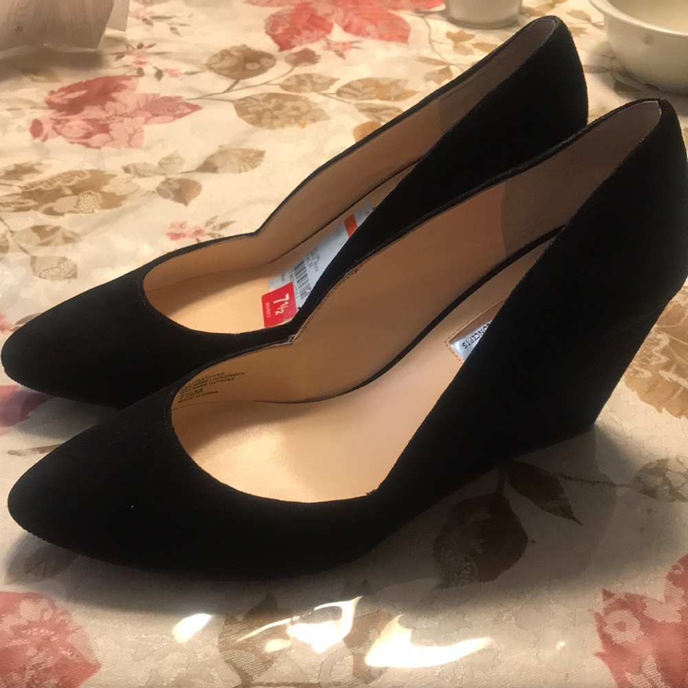 Black Velvet Wedge